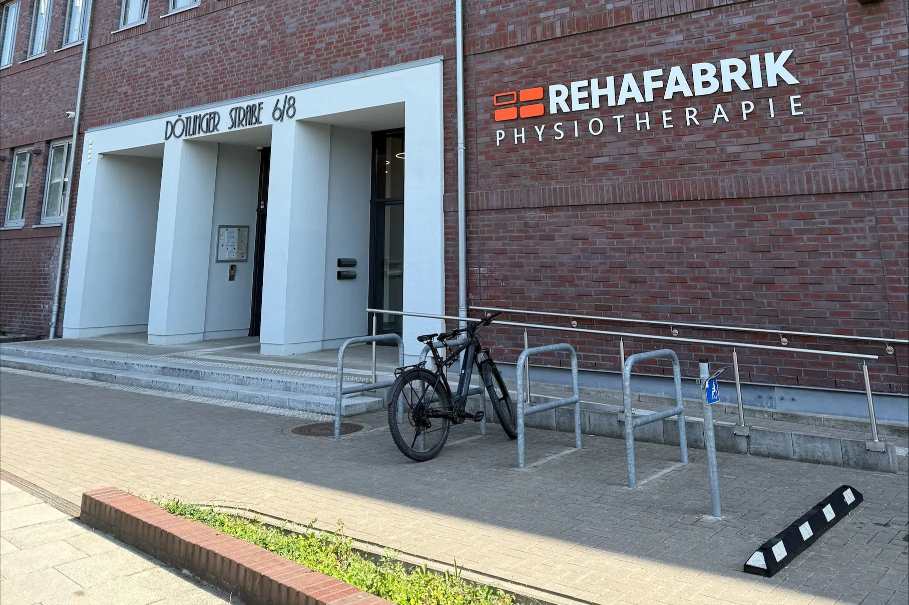 Entrance to REHAFBARIK Physical Therapy, Bremen City