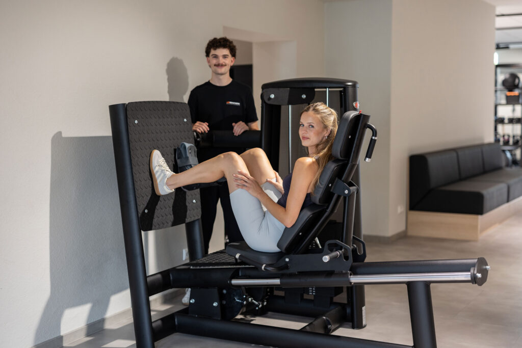 Kranken&shy;gymnastik am Gerät