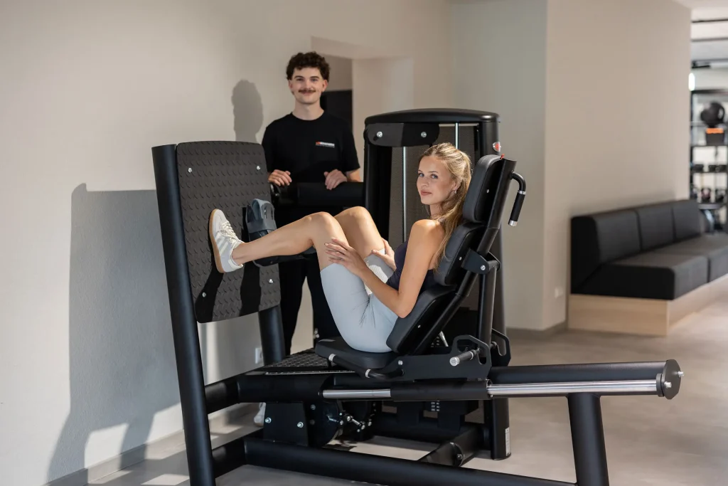 Kranken&shy;gymnastik am Gerät