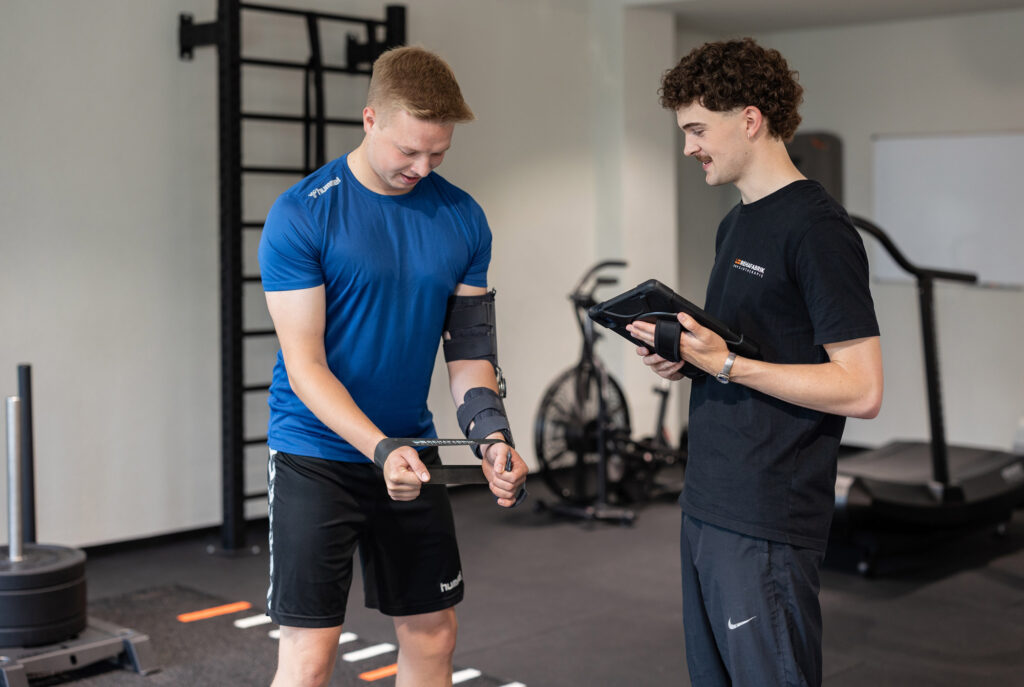 Conversation between a physical therapist and a patient